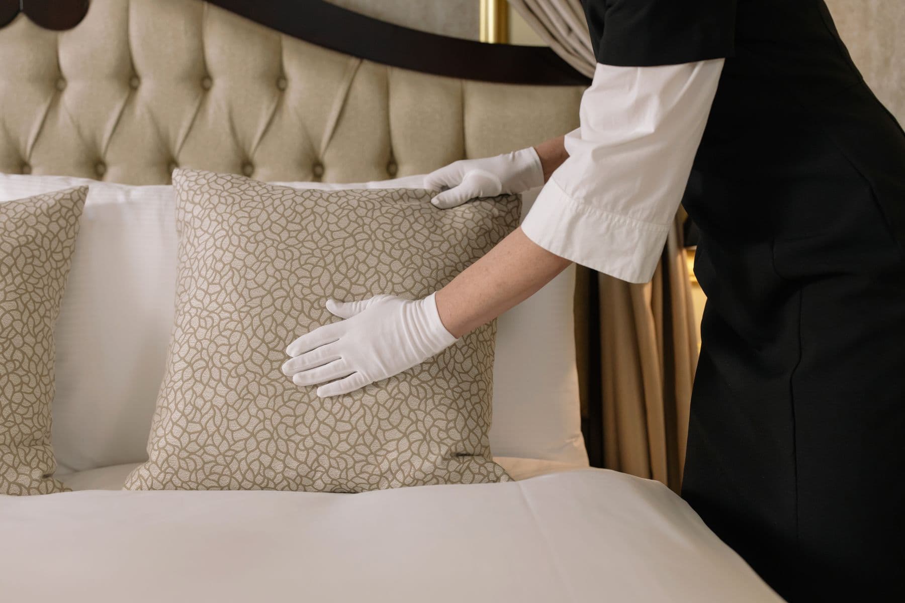 Illustration for Hotel Room Attendant Checklist: Daily SOP for Departure Rooms and Stayovers